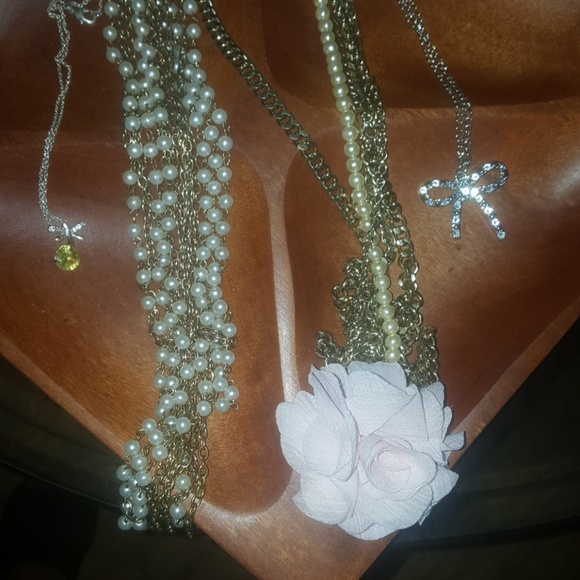 Necklaces bundle - Picture 3 of 3